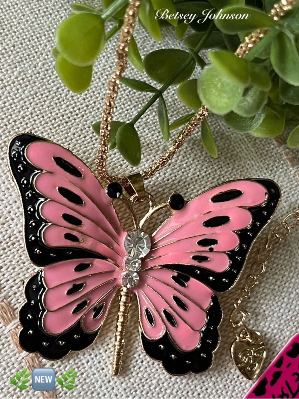 Betsey Johnson Pink & Black Butterfly Pendant Necklace 🦋🆕🦋